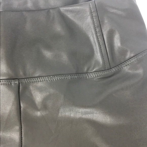 7 For All Mankind Vegan Leather Leggings, Medium - Picture 4 of 5